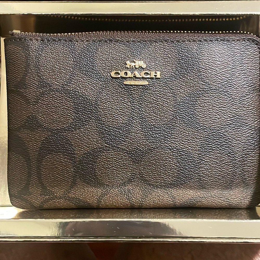 Coach pouch/wallett